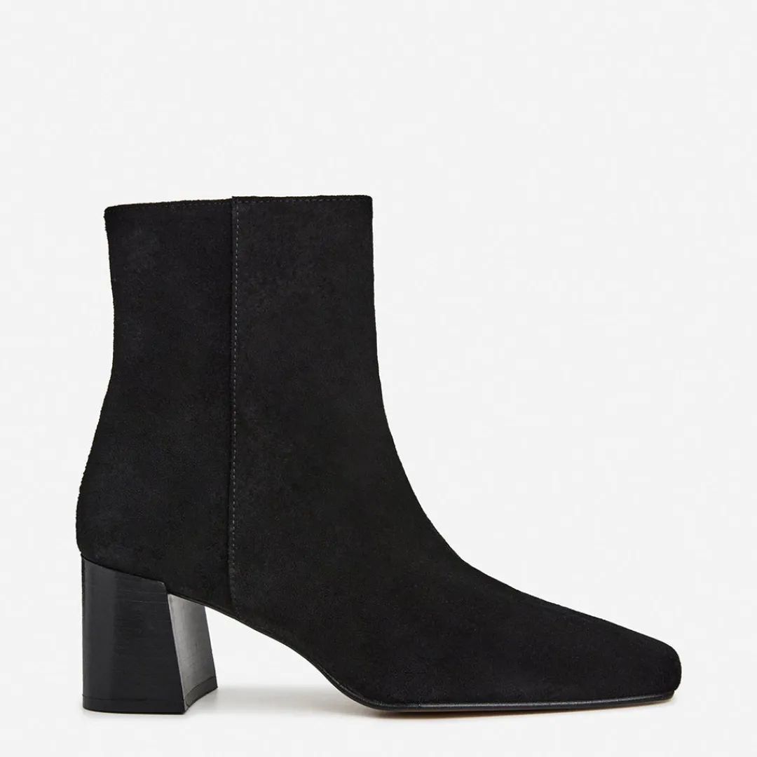 cay_suede_black_0.webp Cay Suede ^Flattered Online