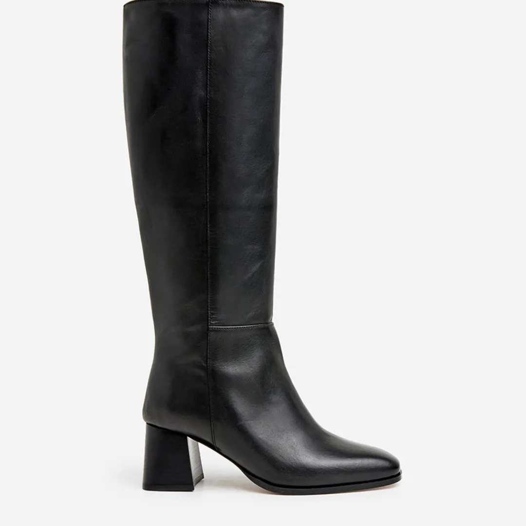 colette_leather_black_0.webp Colette Leather ^Flattered Best