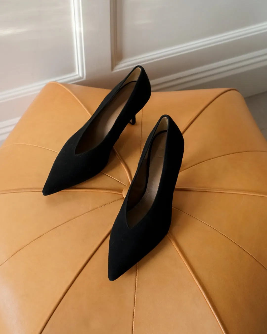 fabienne_suede_black_3.webp Fabienne Suede ^Flattered Clearance
