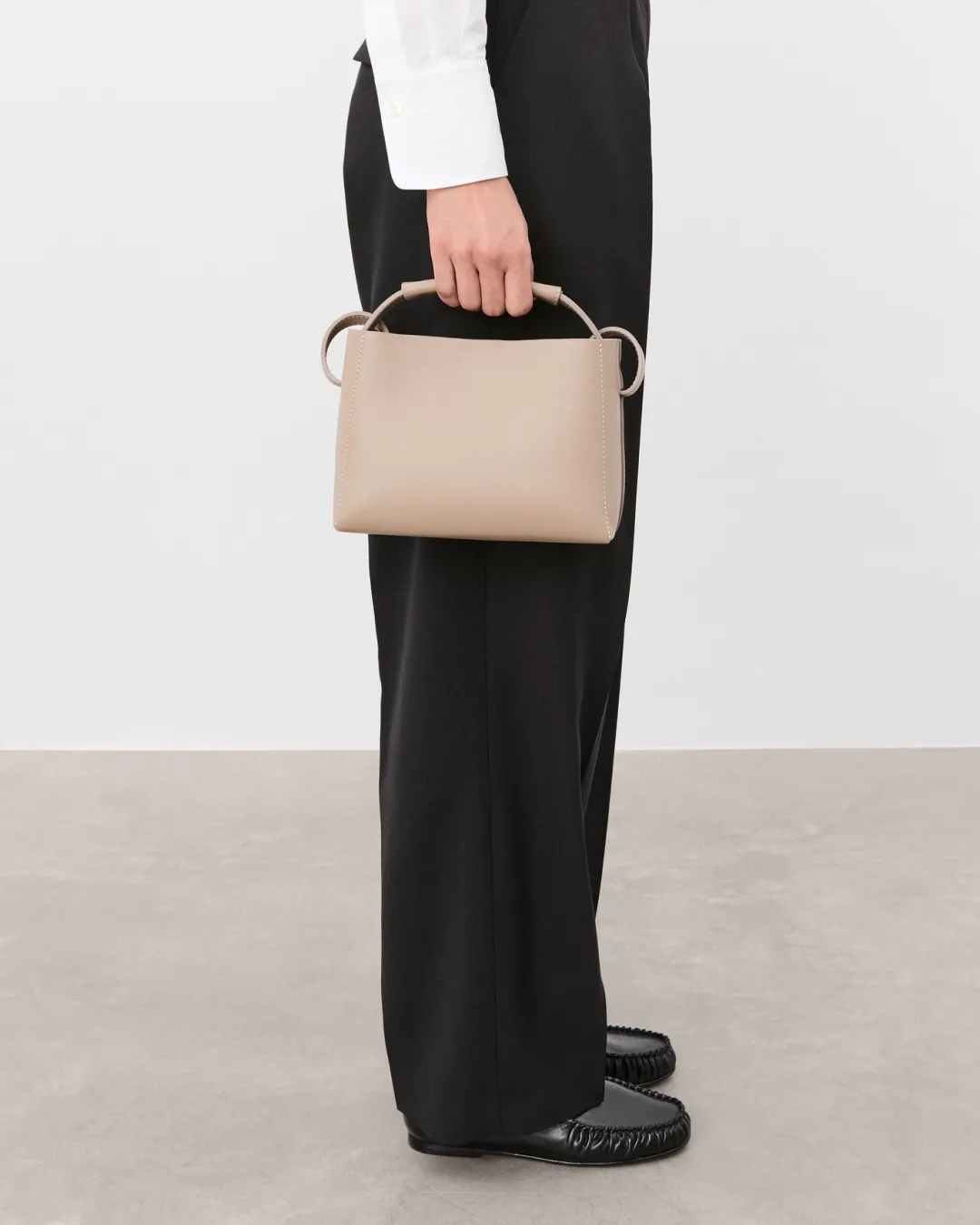 hedda_mini_handbag_leathe_2-3.webp Hedda Mini Handbag Leather ^Flattered Online