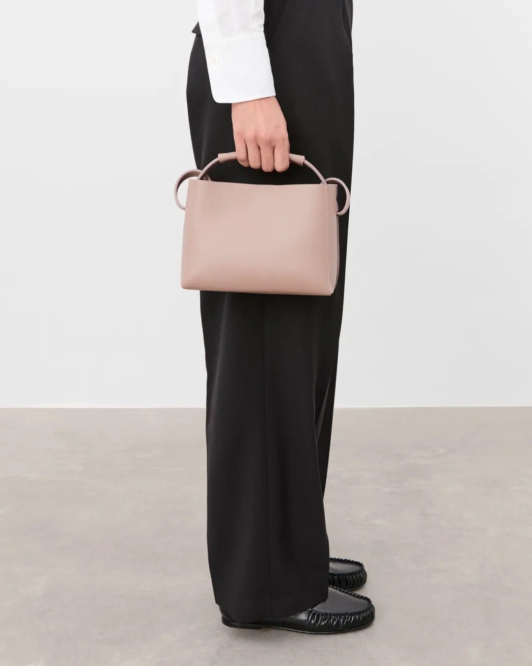hedda_mini_handbag_leathe_2.webp Hedda Mini Handbag Leather ^Flattered Shop