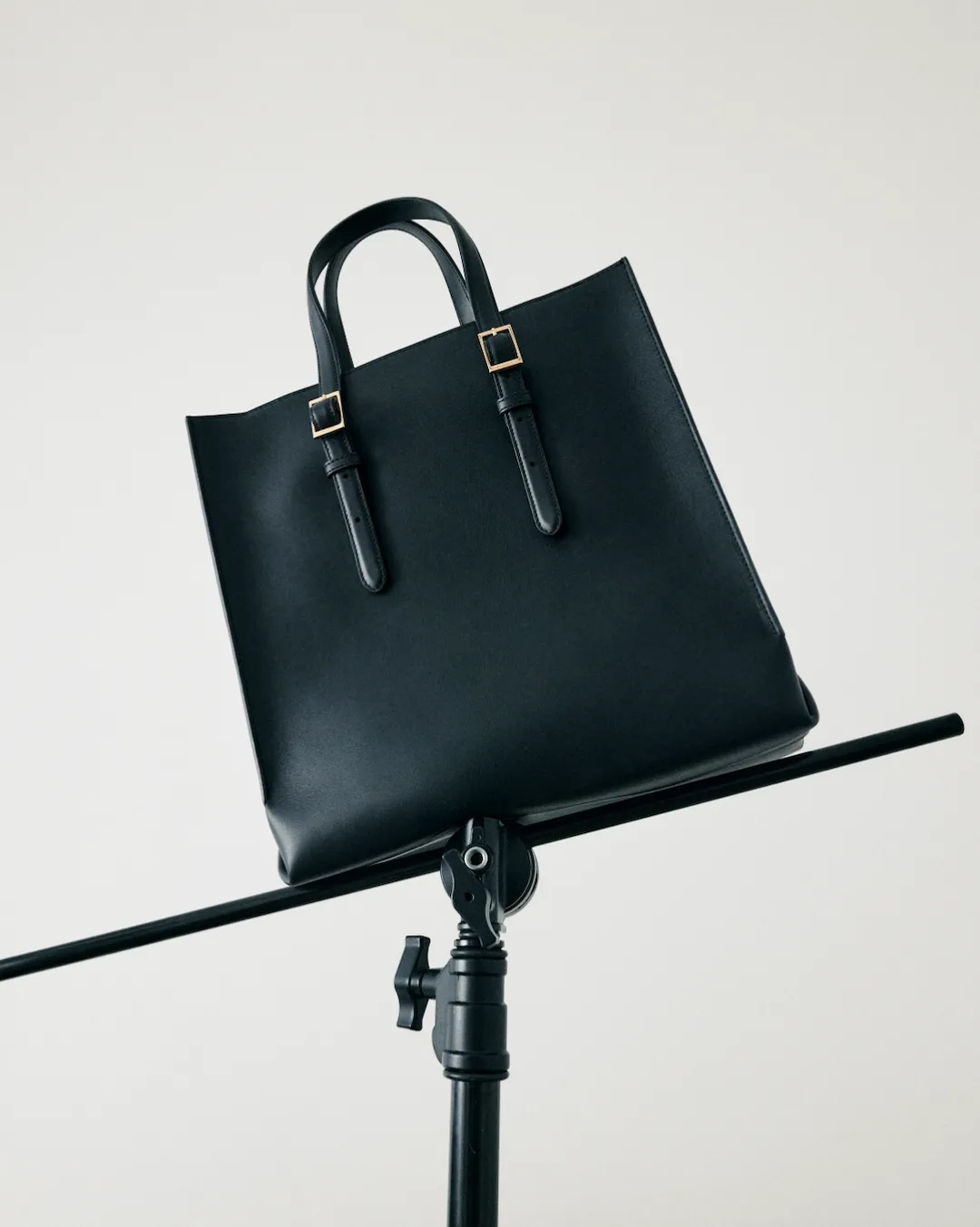 kristine_tote_leather_bla_5.webp Kristine Tote Leather ^Flattered Store