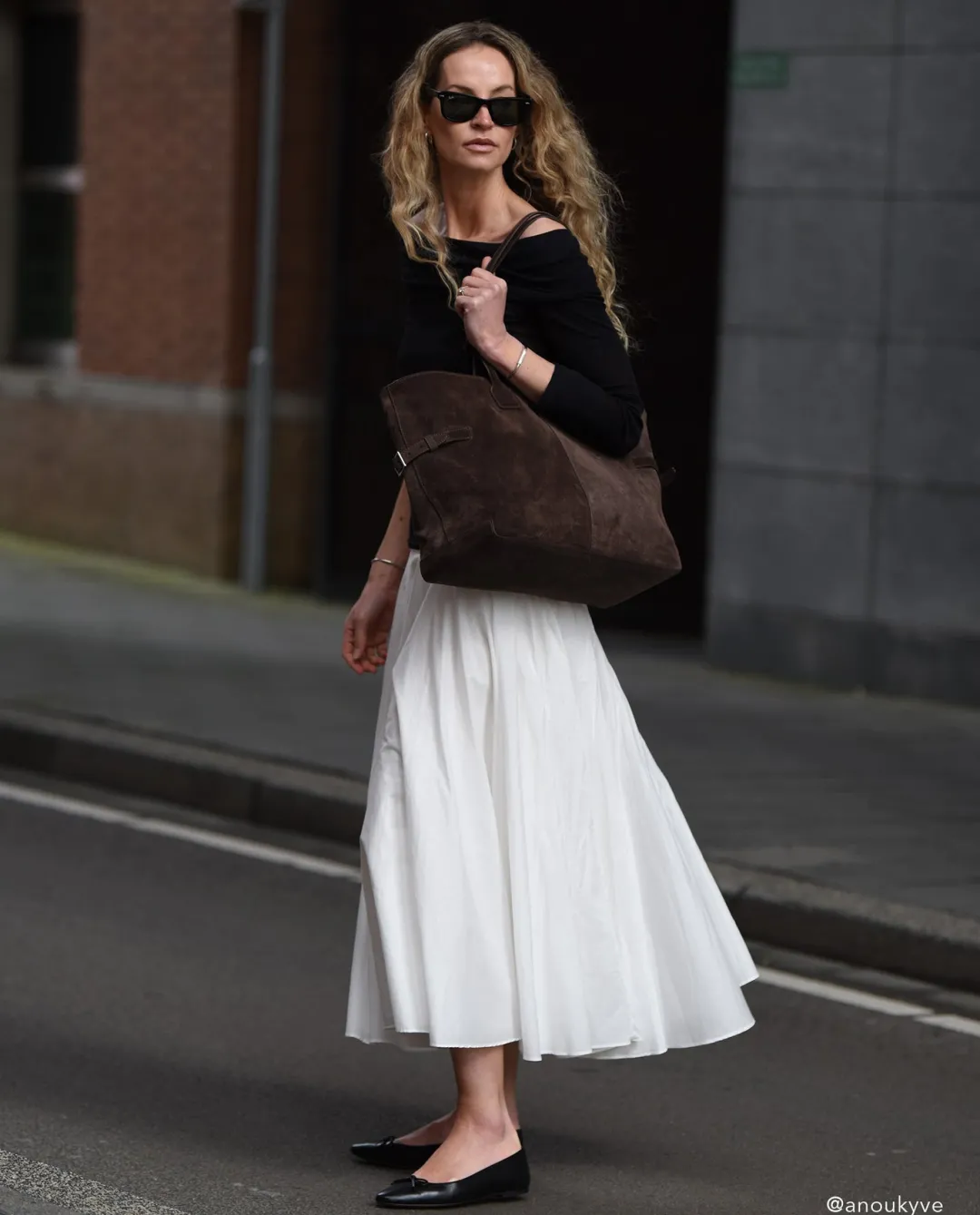 lesley_tote_bag_suede_cho_7.webp Lesley Tote Bag Suede ^Flattered New