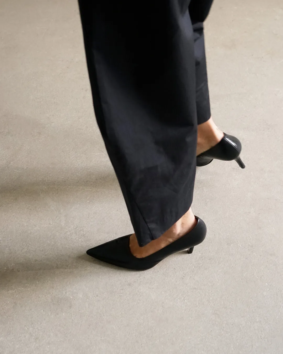 roberta_leather_black_3.webp Roberta Leather ^Flattered Cheap
