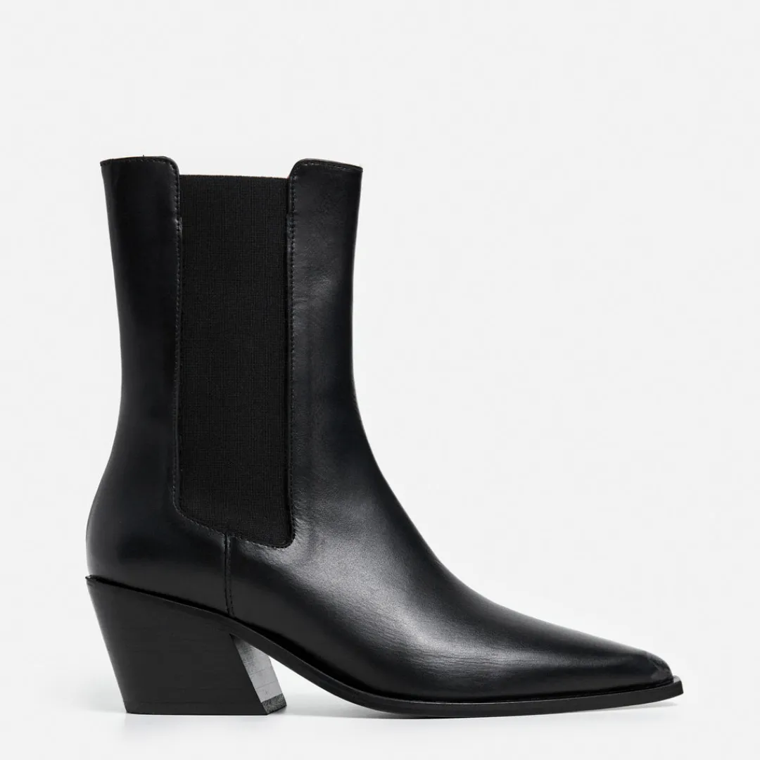 sandra_leather_black_0.webp Sandra Leather ^Flattered Online
