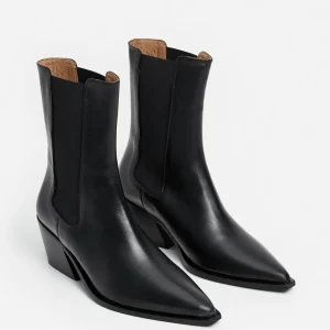 Sandra Leather ^Flattered Online