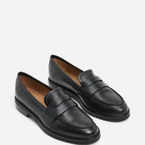 Sara Leather ^Flattered Fashion